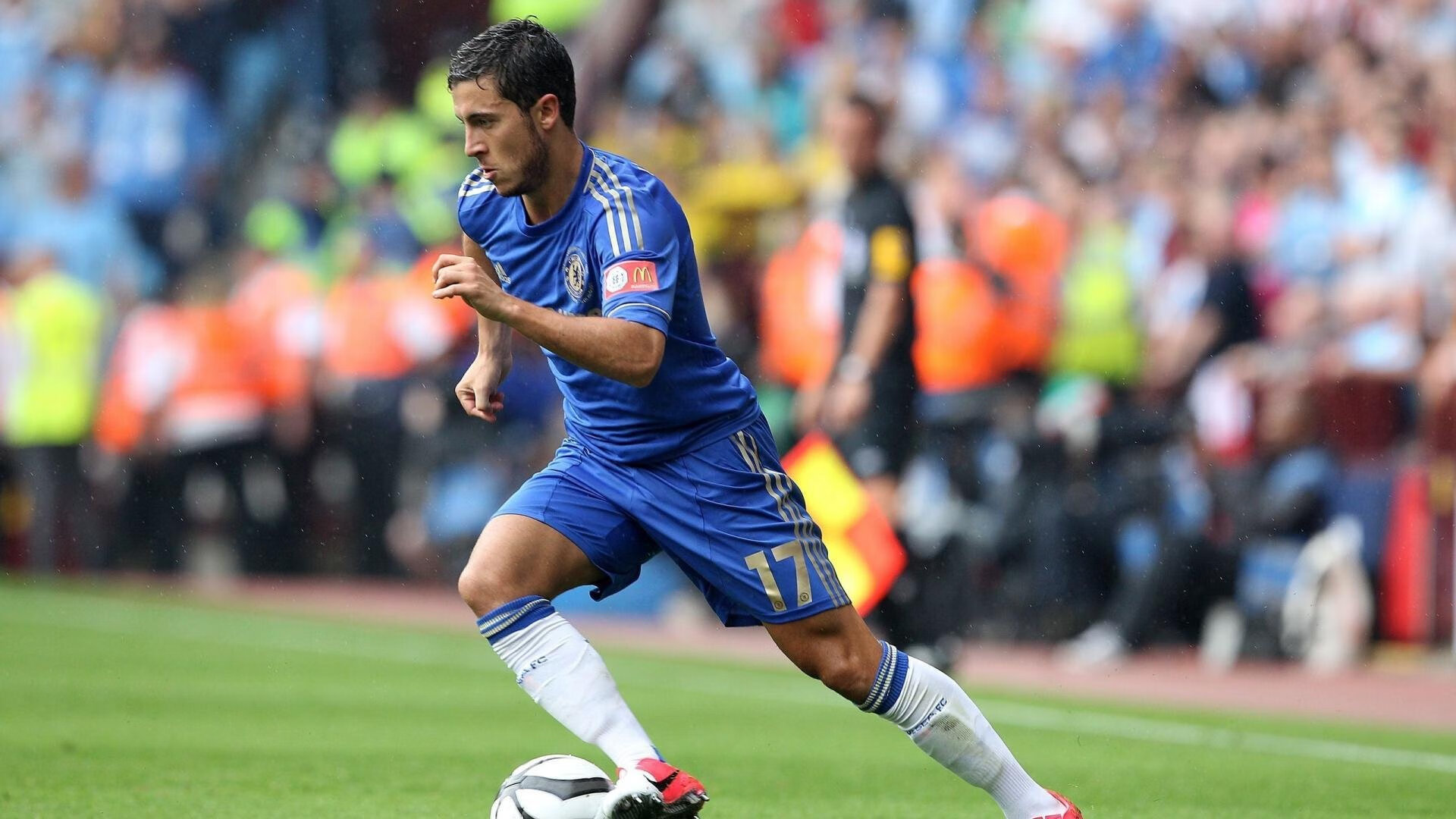 林丹走进乡村小学推广羽毛球运动，羽毛球国家队林丹